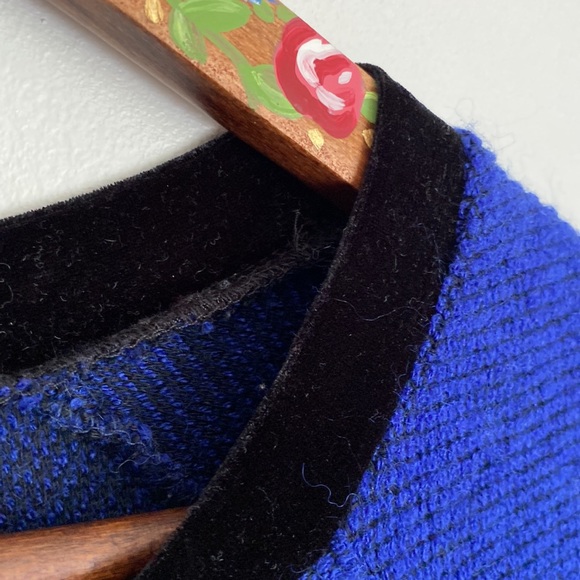 Luca Couture blue ladies top/sweater size small. - Picture 3 of 15